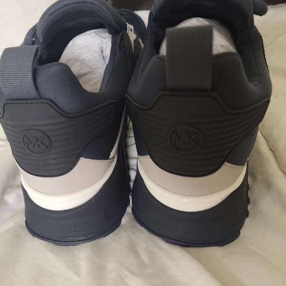 Michael Kors THEO SPORT TRAINER - Picture 2 of 9